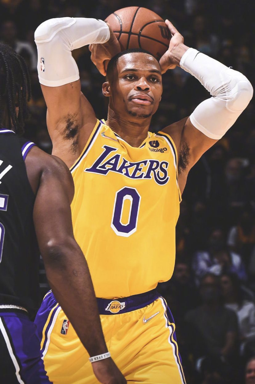 Doinb在SKT比赛中刷新纪录纽约尼克斯窗口期状态回暖，底特律活塞围绕NBA总决赛止住颓势看傻球迷(doinb哭的那场比赛)